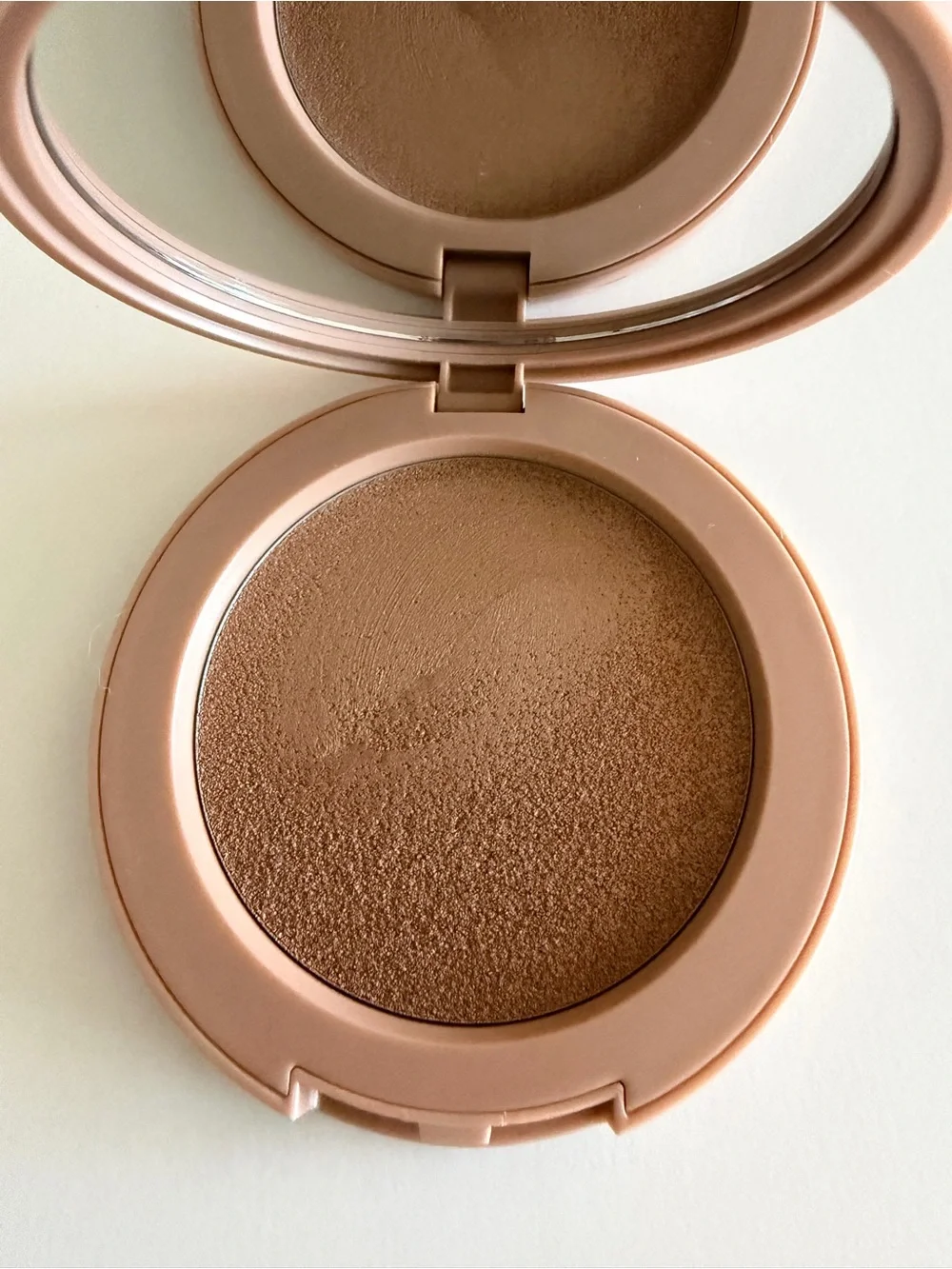 ILIA Sunshift Cream Bronzer - swatched once
